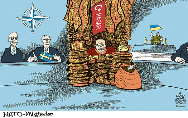 Oliver Schopf, politischer Karikaturist aus Österreich, politische Karikaturen aus Österreich, Karikatur Cartoon Illustrationen Politik Politiker international 2023: NATO GIPFEL VILNIUS SCHWEDEN AUFNAHME BEITRITT TÜRKEI ERDOGAN BASAR FEILSCHEN STOLTENBERG JOE BIDEN SELENSKYJ UKRAINE MITGLIEDER

